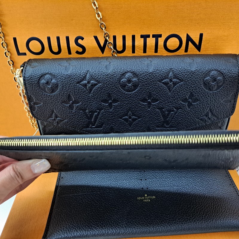 ♥️全新LV三合一 WOC黑色金鍊真皮壓花♥️一包多用超高CP值-7