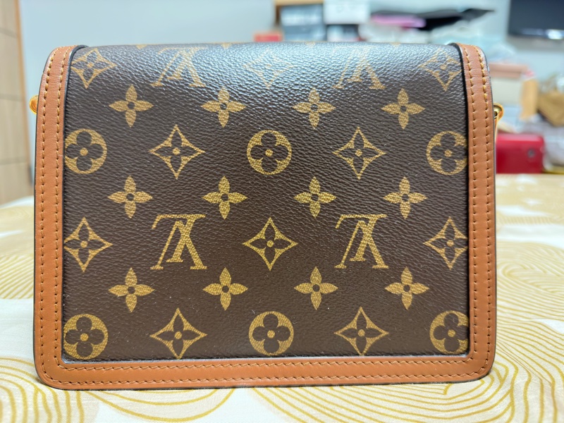 LV mini dauphine 斜背包 8成新-1