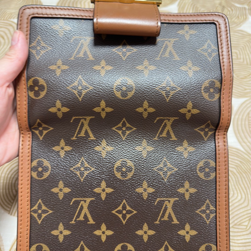 LV mini dauphine 斜背包 8成新-17