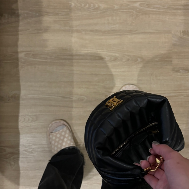 Burberry 羊皮lola包-19