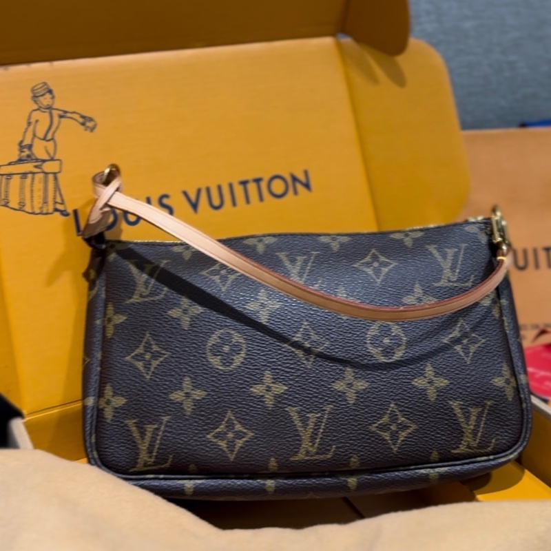 LV麻將包 極新熱賣品 買到賺到 附贈完整包裝-0