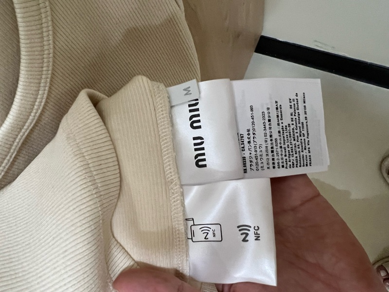 Miumiu 粉紅水鑽背心#M-3