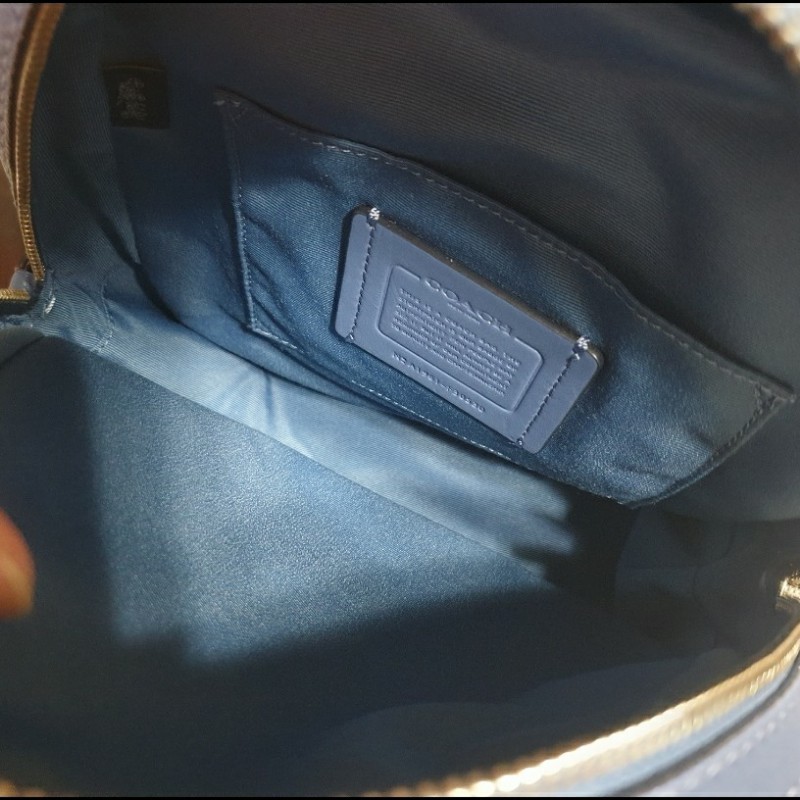 ❤全新正品【COACH銀色馬車LOGO】稀有法國藍色🉐️荔枝牛皮手提/斜背/後背三用包❤-7