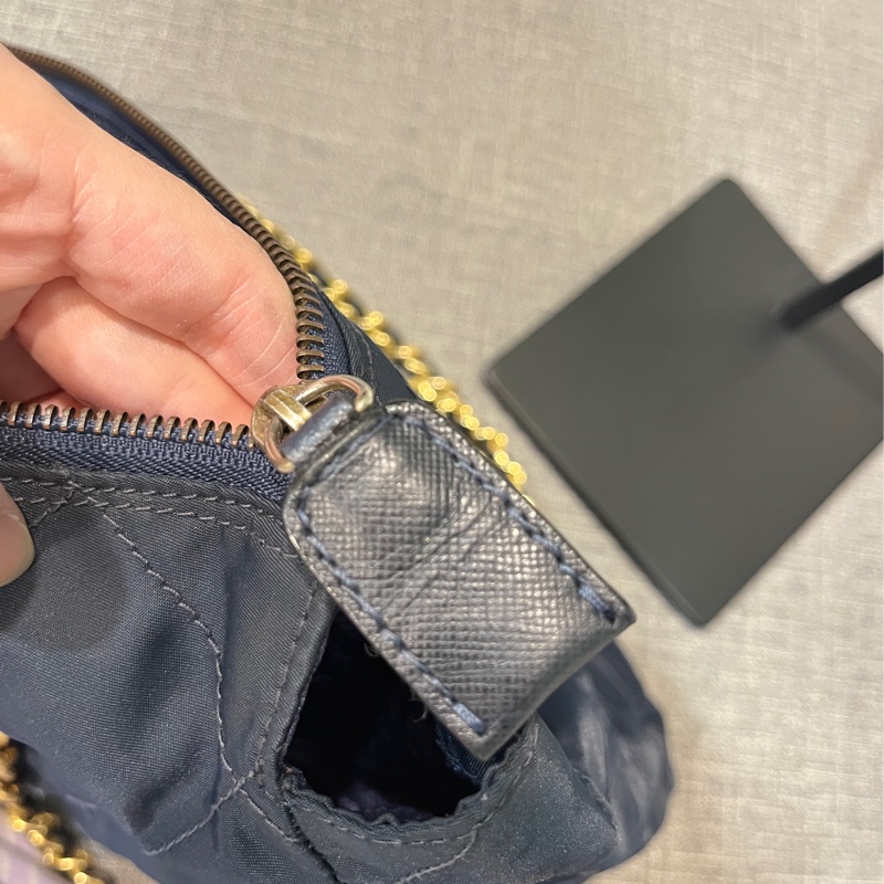 《保留中》Prada尼龍降落傘包《中號/靛藍色/寶藍色/深藍色》-11