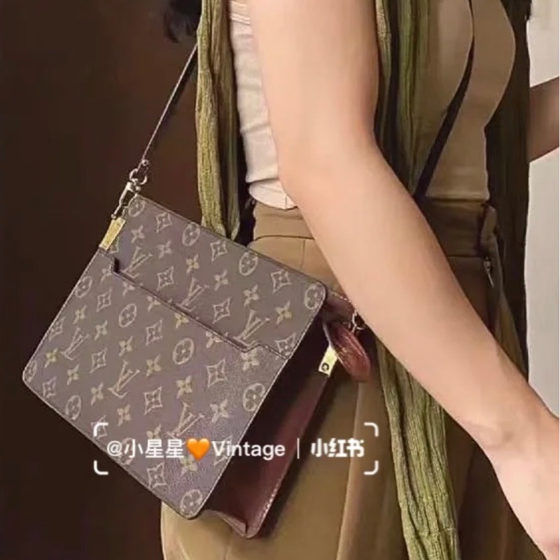 Lv老花中古手拿包化妝包洗漱包改斜背-0