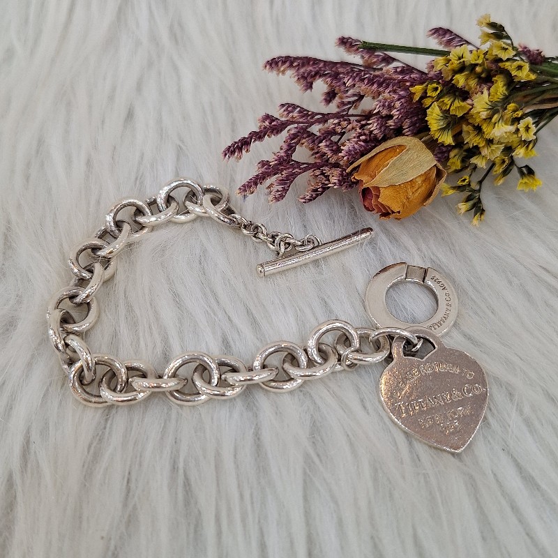 超特價TIFFANY & CO.蒂芬妮 925 純銀 刻字 愛心牌 T扣 手鍊-8