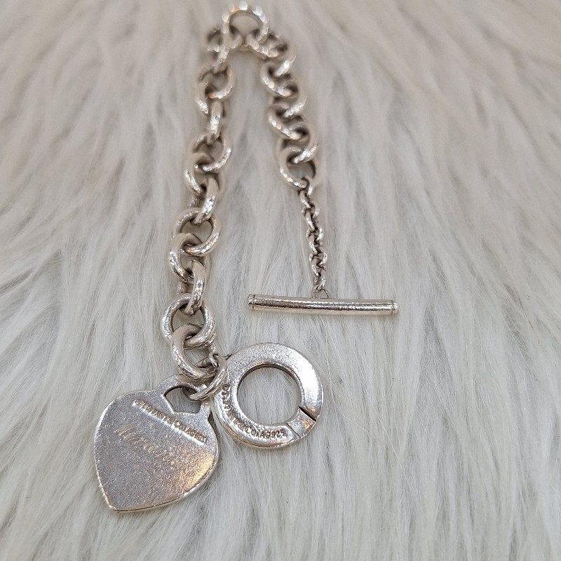 超特價TIFFANY & CO.蒂芬妮 925 純銀 刻字 愛心牌 T扣 手鍊-11