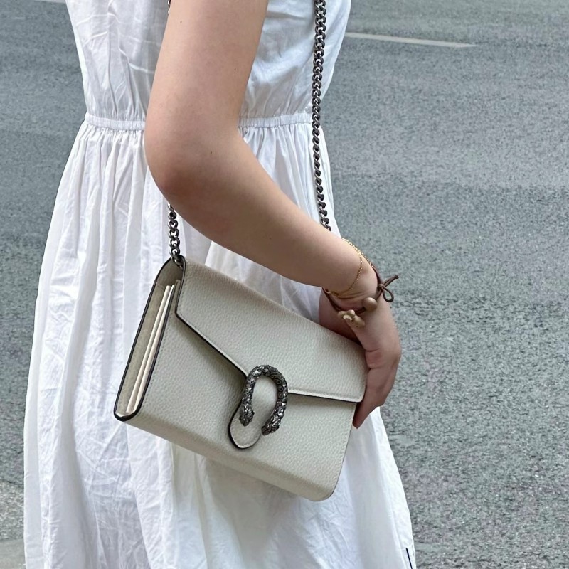 🔥特價💥Gucci 白色 荔枝牛皮 酒神 WOC mini 迷你 素面 鍊條包 小包 側揹包 斜揹包 手提包-2