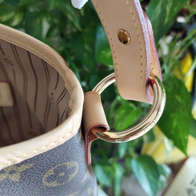 LV Delightful ( MM /中)🌈實品拍照🌈 M40353 肩背包~二手整體約9.5成新-82
