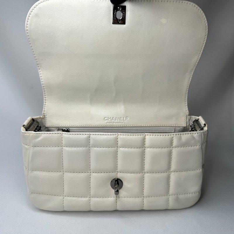 CHANEL 白冰格紋鏈帶肩背包-6