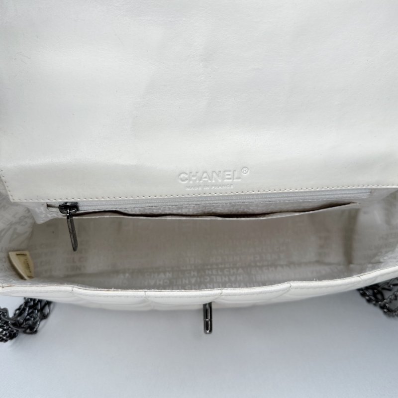CHANEL 白冰格紋鏈帶肩背包-7