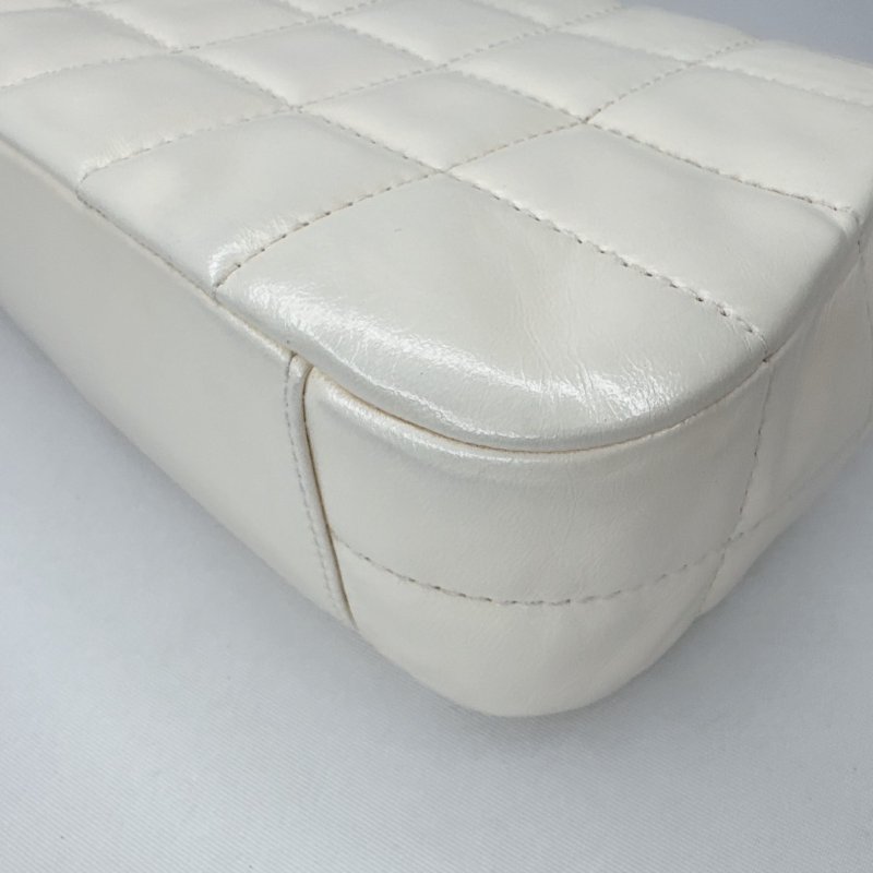 CHANEL 白冰格紋鏈帶肩背包-15