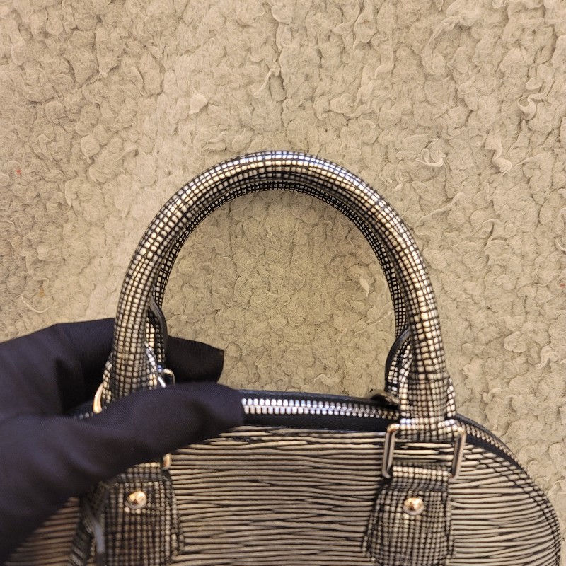 ♥520優惠♥LOUIS VUITTON Epi Platine Alma BB M54827 手提 肩背包-14