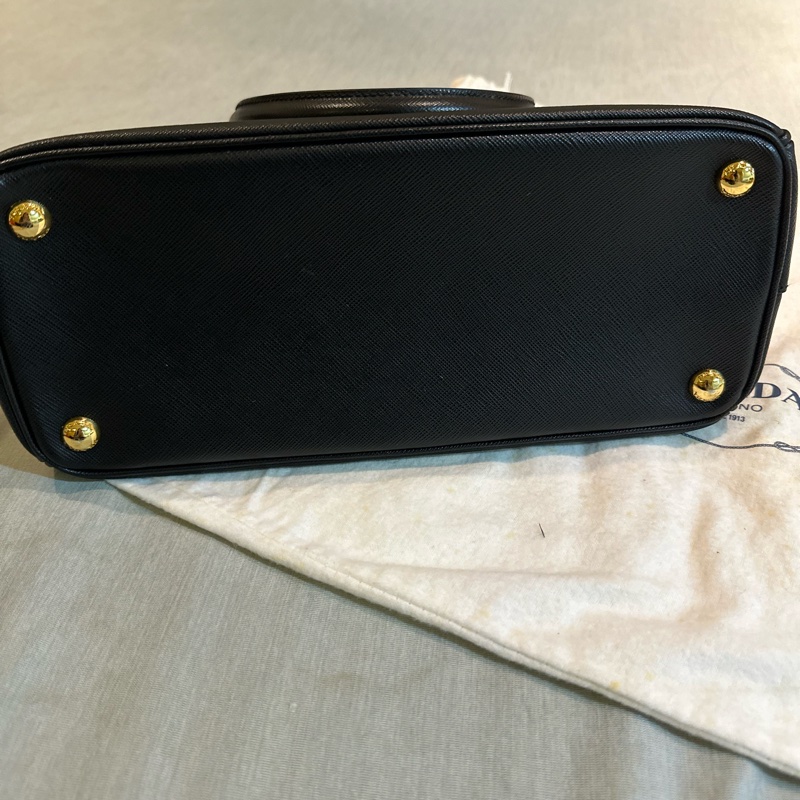 Prada Saffiano Lux-2