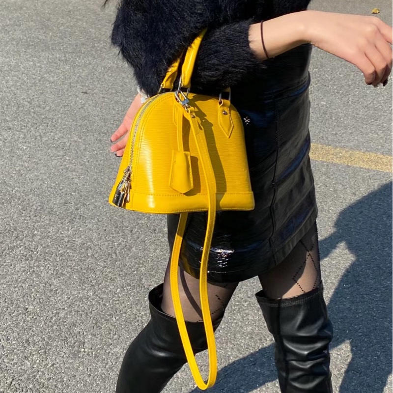 全網最低⬇️🔥包況九成新💫🈶原廠塵袋🈶原廠紙袋🔥Lv水波紋貝殼包黃色💛-1