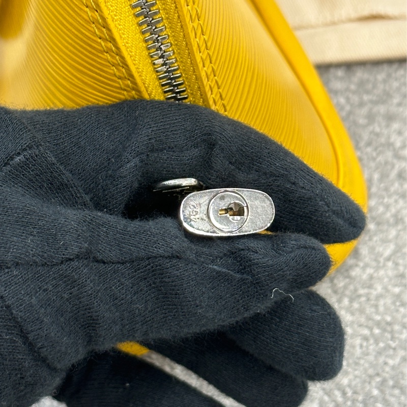 全網最低⬇️🔥包況九成新💫🈶原廠塵袋🈶原廠紙袋🔥Lv水波紋貝殼包黃色💛-8