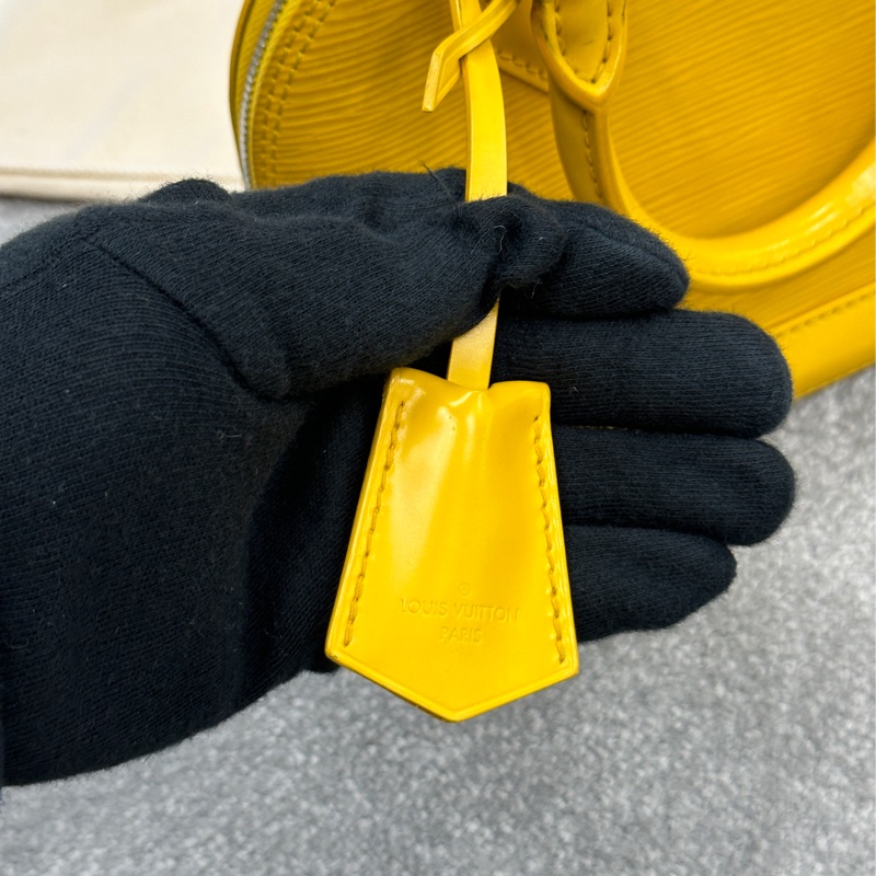 全網最低⬇️🔥包況九成新💫🈶原廠塵袋🈶原廠紙袋🔥Lv水波紋貝殼包黃色💛-11