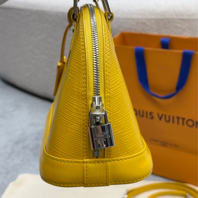 全網最低⬇️🔥包況九成新💫🈶原廠塵袋🈶原廠紙袋🔥Lv水波紋貝殼包黃色💛-13