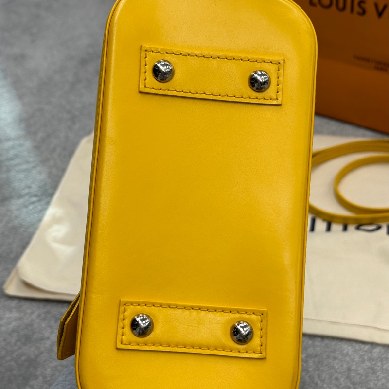 全網最低⬇️🔥包況九成新💫🈶原廠塵袋🈶原廠紙袋🔥Lv水波紋貝殼包黃色💛-15