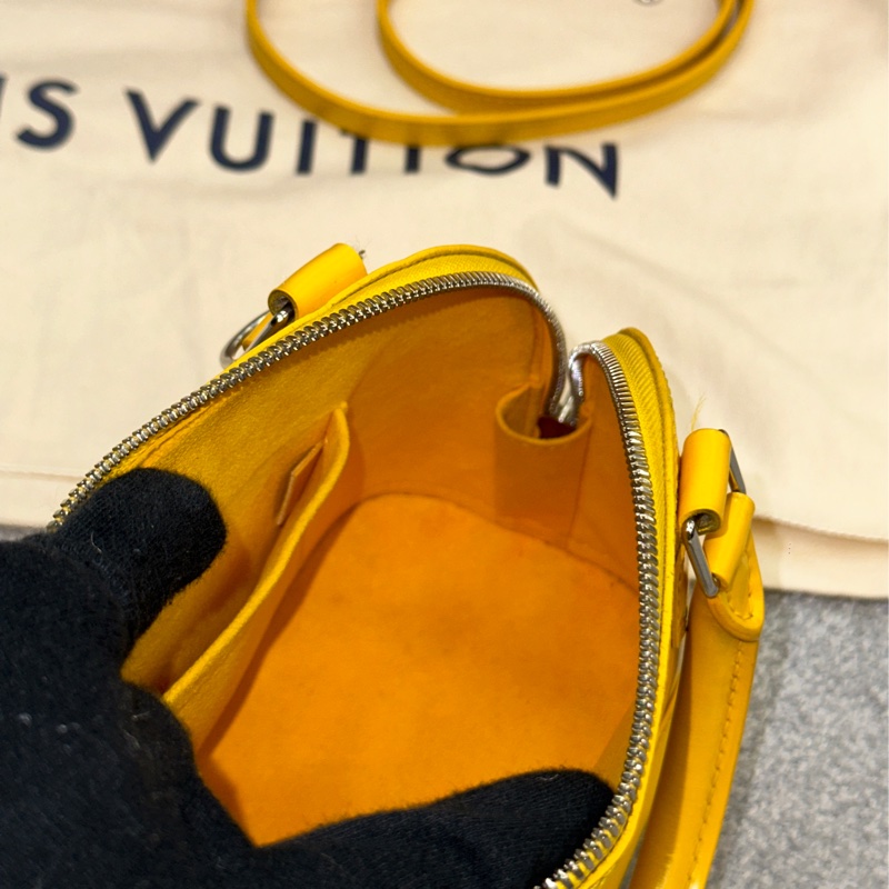 全網最低⬇️🔥包況九成新💫🈶原廠塵袋🈶原廠紙袋🔥Lv水波紋貝殼包黃色💛-17