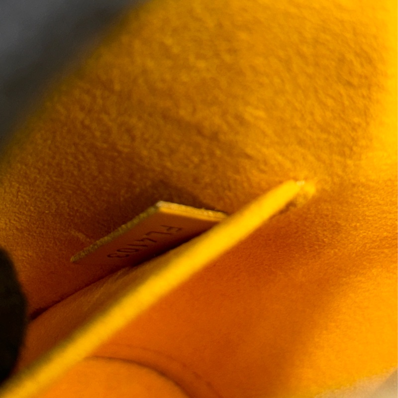 全網最低⬇️🔥包況九成新💫🈶原廠塵袋🈶原廠紙袋🔥Lv水波紋貝殼包黃色💛-21