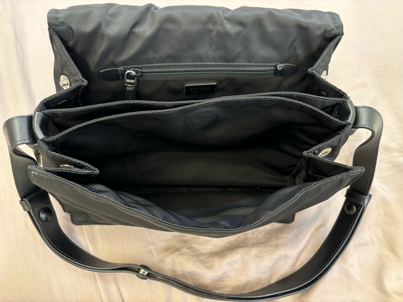 Prada 黑色 尼龍 男女可用 中碼夾棉 Re-Nylon 肩背袋-4