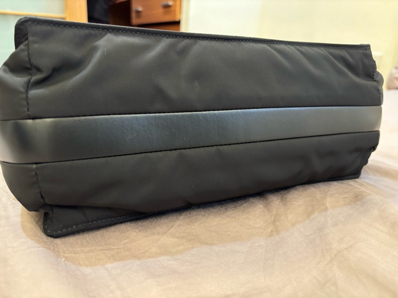 Prada 黑色 尼龍 男女可用 中碼夾棉 Re-Nylon 肩背袋-9