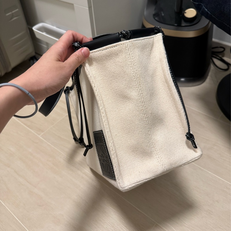 Loewe Canvas Cushion Tote Bag Small Black 帆布牛皮托特包-4