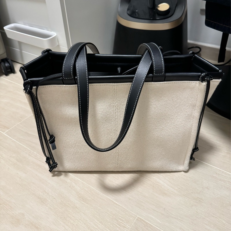 Loewe Canvas Cushion Tote Bag Small Black 帆布牛皮托特包-6