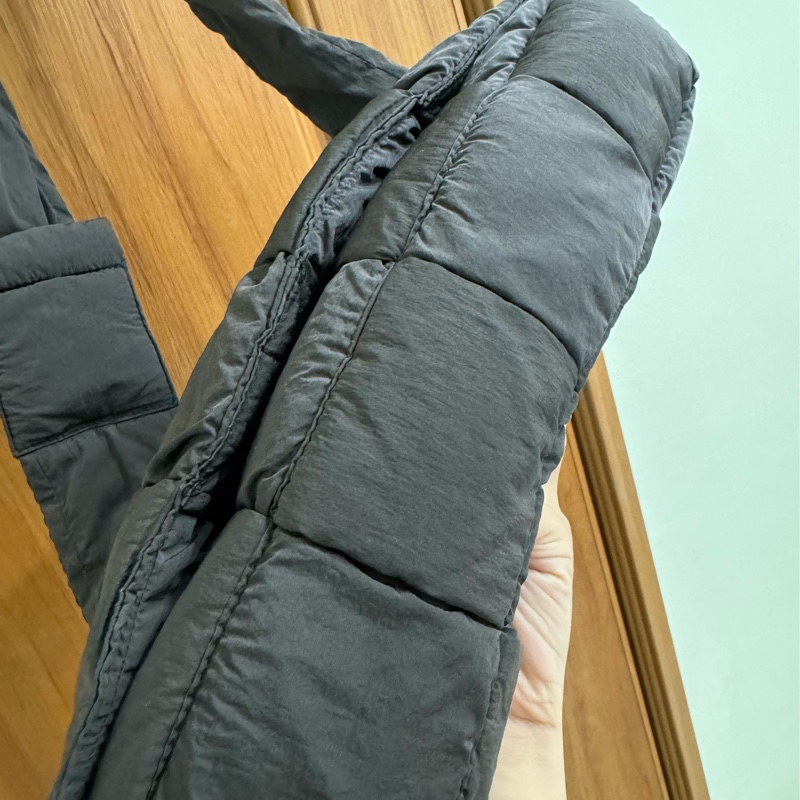 BV padded tech cassette bag 枕頭包(黑)-10