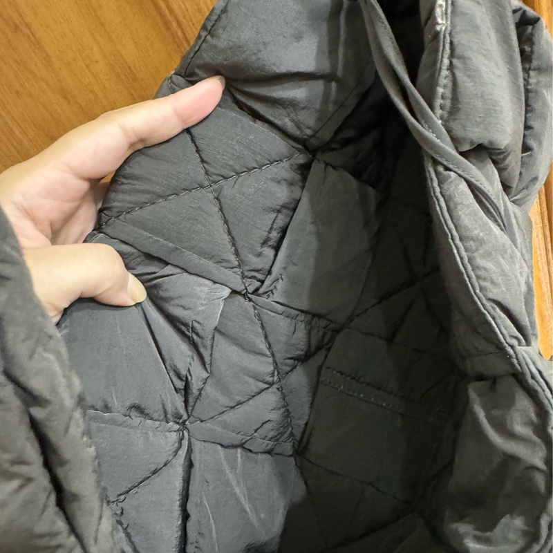 BV padded tech cassette bag 枕頭包(黑)-12
