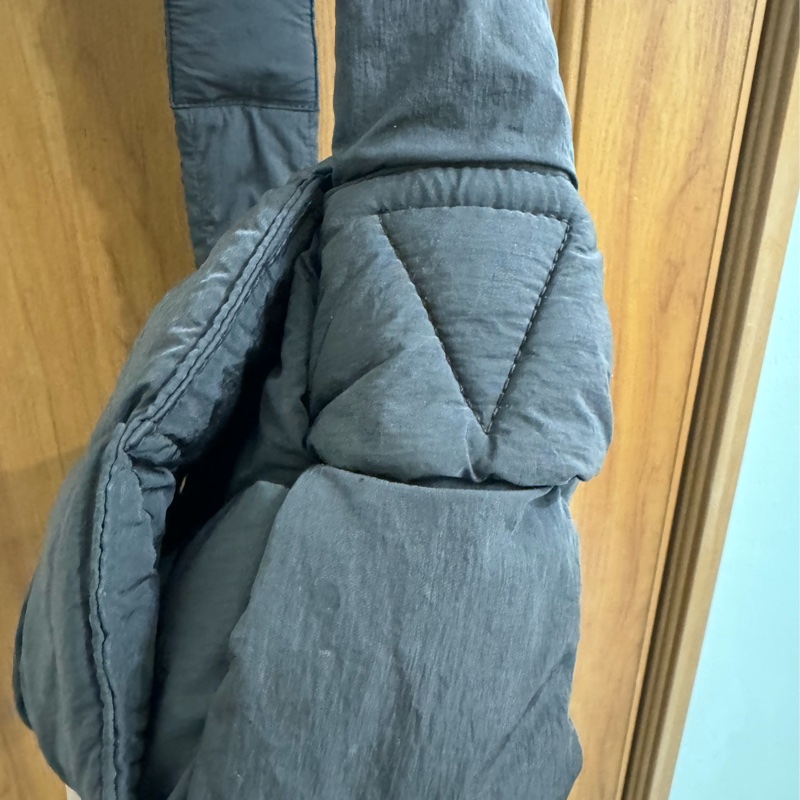 BV padded tech cassette bag 枕頭包(黑)-16