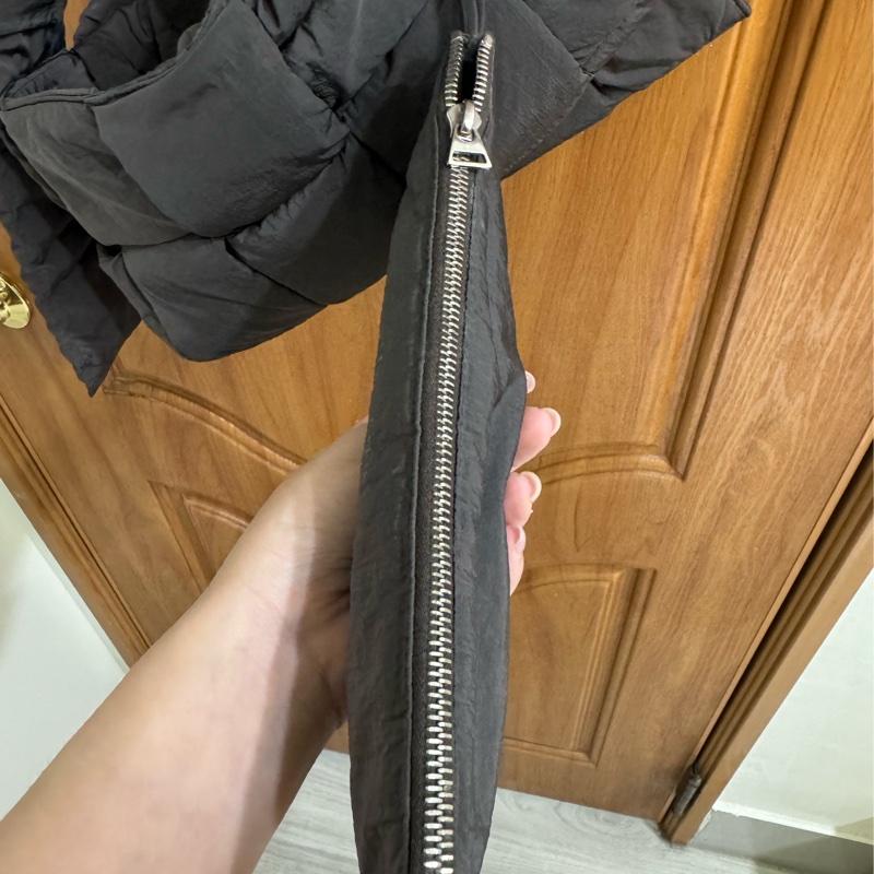 BV padded tech cassette bag 枕頭包(黑)-19