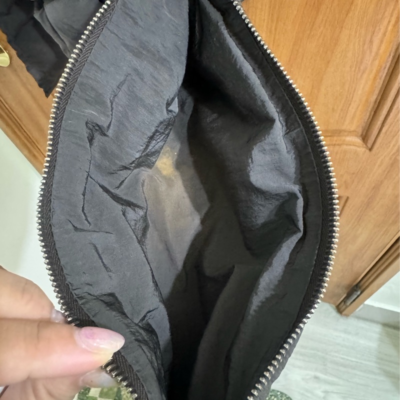 BV padded tech cassette bag 枕頭包(黑)-20