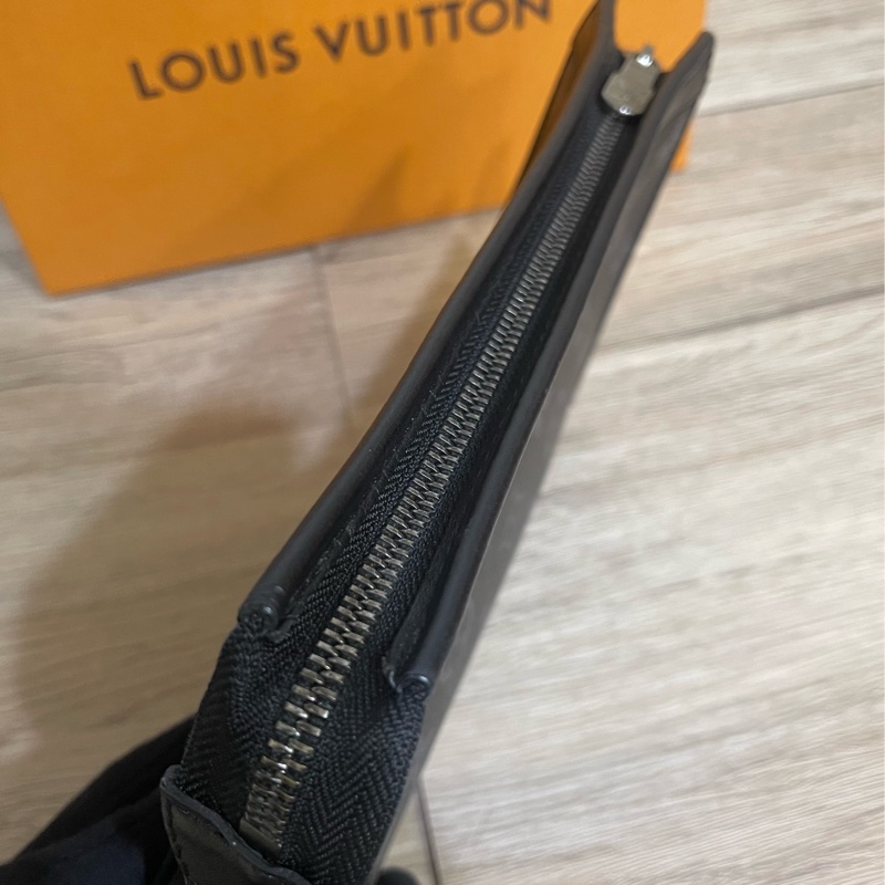 Lv黑老花二合一洗漱包(台灣專櫃購入)-14