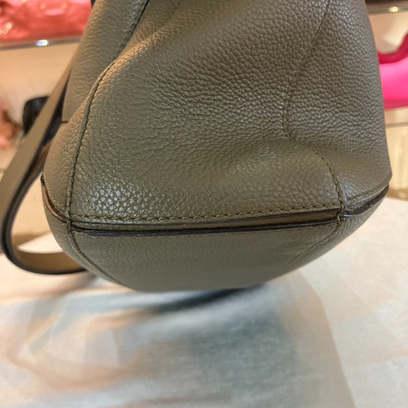 【舊愛新歡】LOEWE深卡其綠色郵差側背包 中性 男士-11