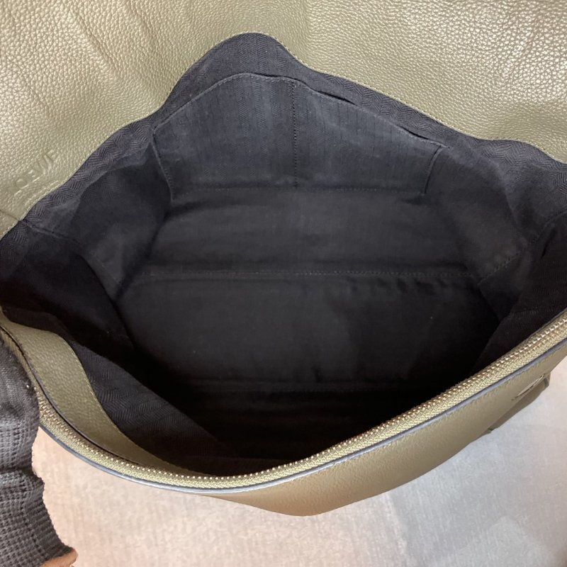 【舊愛新歡】LOEWE深卡其綠色郵差側背包 中性 男士-16