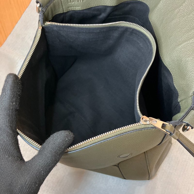 【舊愛新歡】LOEWE深卡其綠色郵差側背包 中性 男士-18