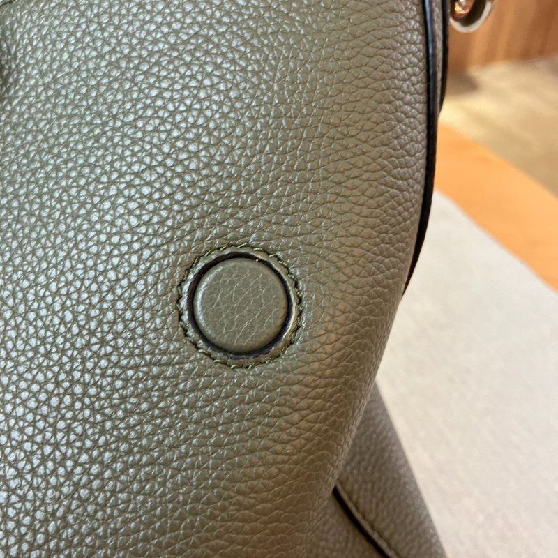 【舊愛新歡】LOEWE深卡其綠色郵差側背包 中性 男士-32