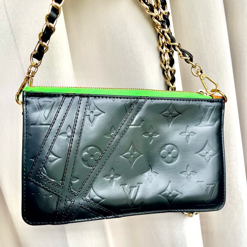 （💫暑期大特價🔥） LV 極度限量款 Robert Wilson聯名 肩背包 腋下包 手提包-1