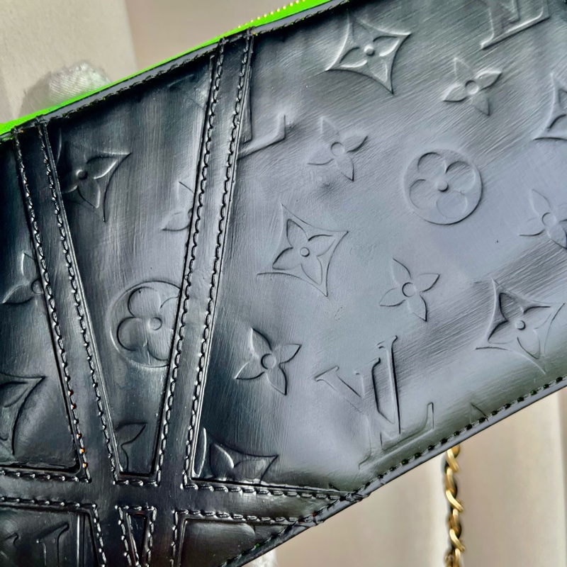 （💫暑期大特價🔥） LV 極度限量款 Robert Wilson聯名 肩背包 腋下包 手提包-9