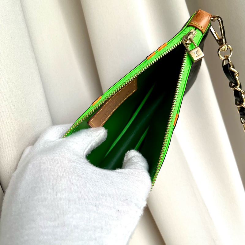 （💫暑期大特價🔥） LV 極度限量款 Robert Wilson聯名 肩背包 腋下包 手提包-12