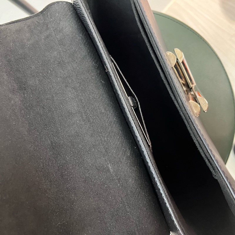 Louis Vuitton Twist 黑銀中號 水波紋鏈條手袋 單肩包🖤-6