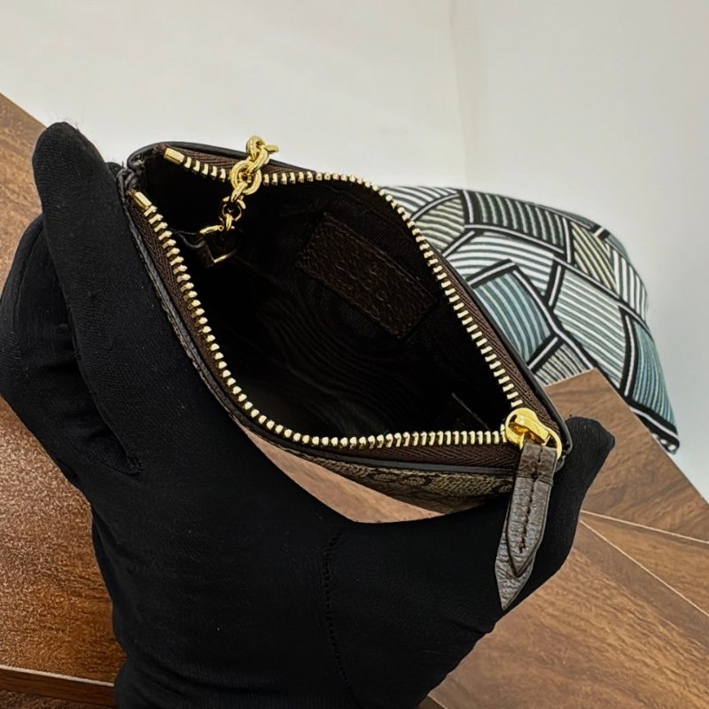 GUCCI 經典GG Supreme 印花鑰匙零錢包 772321-4