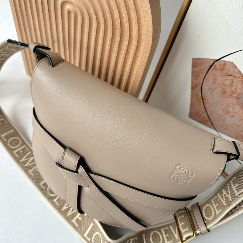 LOEWE 沙色 Small Gate bag 新款小號斜背包-2