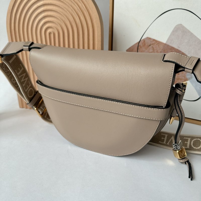 LOEWE 沙色 Small Gate bag 新款小號斜背包-3