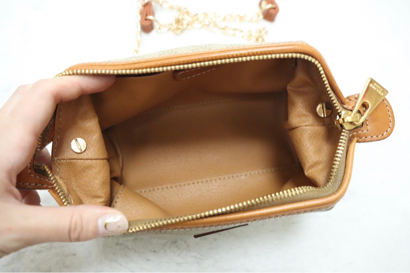 Celine杏色方型logo mini pouch🤎-8