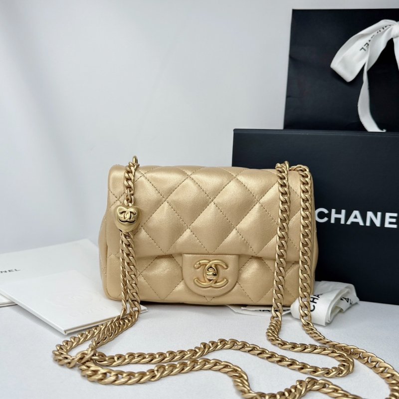 CHANEL Mini Coco愛心金球方胖-0