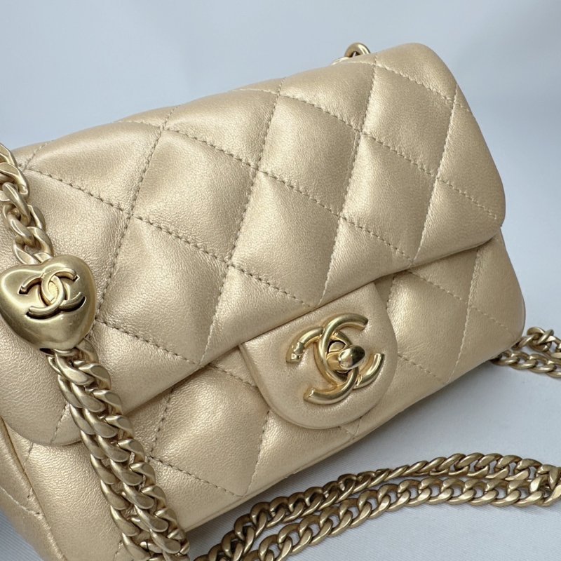 CHANEL Mini Coco愛心金球方胖-6
