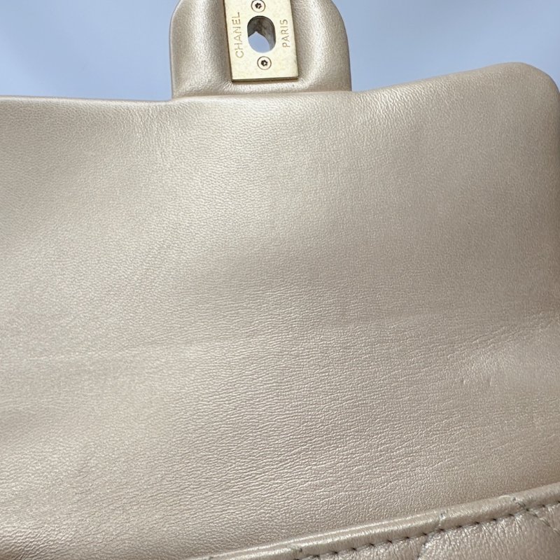 CHANEL Mini Coco愛心金球方胖-10